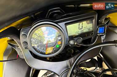 Спортбайк Suzuki GSX-R 750 2005 в 