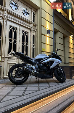 Спортбайк Suzuki GSX-R 750 2008 в 