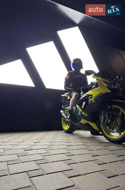 Спортбайк Suzuki GSX-R 750 2009 в 