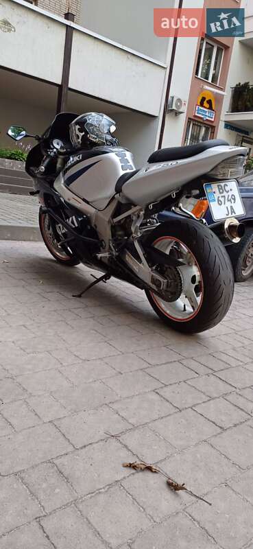 Спортбайк Suzuki GSX-R 750 2001 в Буську
