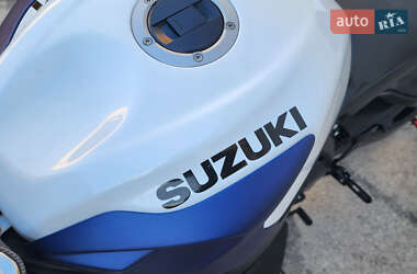Спортбайк Suzuki GSX-R 750 2023 в 