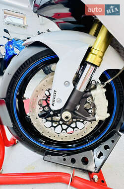 Спортбайк Suzuki GSX-R 750 2013 в 
