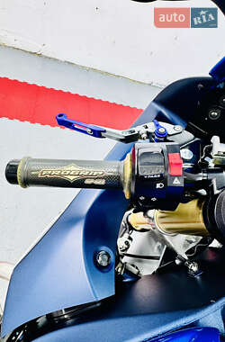 Спортбайк Suzuki GSX-R 750 2013 в 