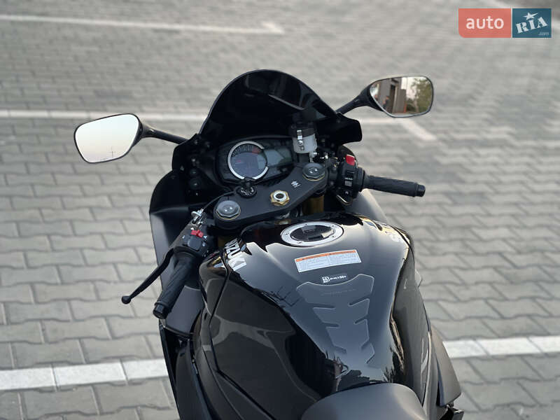 Спортбайк Suzuki GSX-R 750 2024 в Одессе фото 17 Спортбайк Suzuki GSX-R 750 2024 в Одессе