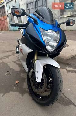 Спортбайк Suzuki GSX-R 750 2011 в 