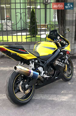 Спортбайк Suzuki GSX-R 750 2005 в 