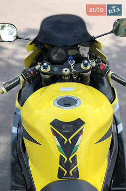 Спортбайк Suzuki GSX-R 750 2005 в 