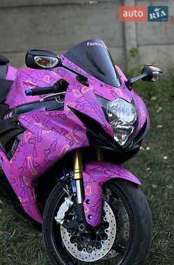 Спортбайк Suzuki GSX-R 750 2011 в 