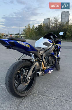 Спортбайк Suzuki GSX-R 750 2006 в 
