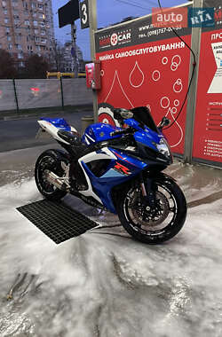 Спортбайк Suzuki GSX-R 750 2007 в 