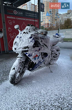 Спортбайк Suzuki GSX-R 750 2007 в 