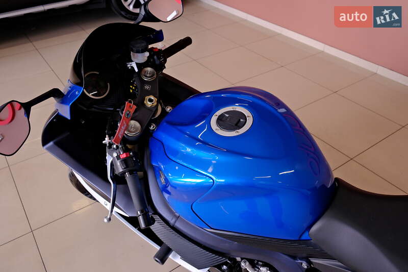 Спортбайк Suzuki GSX-R 750 2011 в Одессе фото 9 Спортбайк Suzuki GSX-R 750 2011 в Одессе