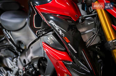Мотоцикл Без обтекателей (Naked bike) Suzuki GSX-S 1000 2016 в 