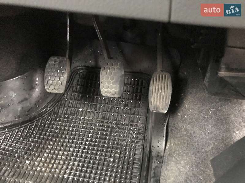 Хэтчбек Suzuki Ignis 2005 в Радехове