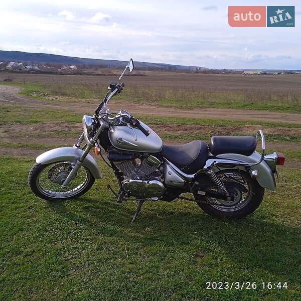 Мотоцикл Классик Suzuki Intruder 400 2004 в Ширяево