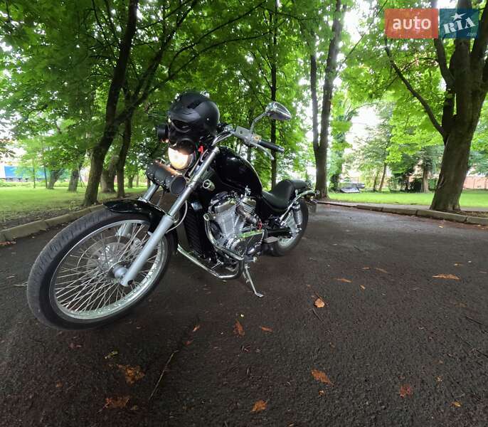 Мотоцикл Чоппер Suzuki Intruder 400 1997 в Мукачевому