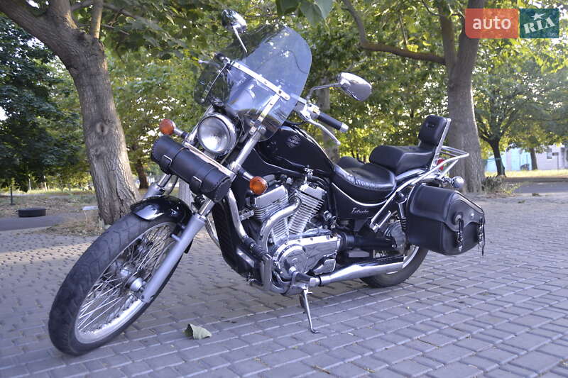 Мотоцикл Круизер Suzuki Intruder 400 2001 в 
