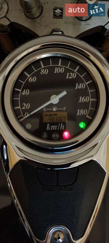 Мотоцикл Классик Suzuki Intruder 400 2005 в Нетешине