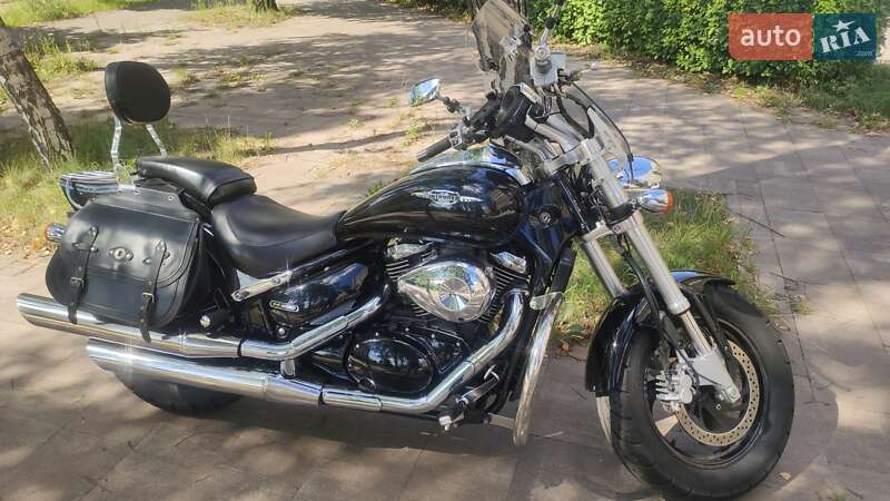 Мотоцикл Круизер Suzuki Intruder M800 2006 в Вишневом фото Мотоцикл Круизер Suzuki Intruder M800 2006 в Вишневом