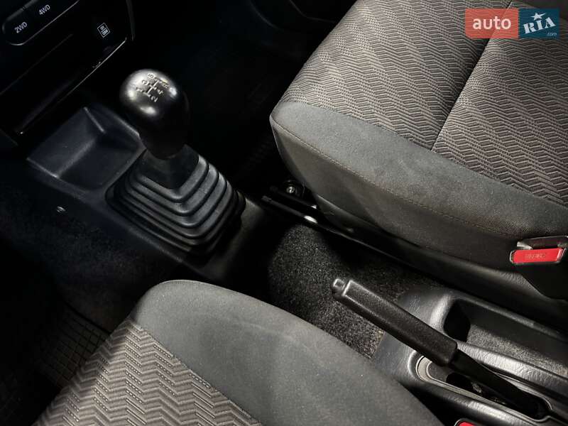 Позашляховик / Кросовер Suzuki Jimny 2013 в Києві фото 33 Позашляховик / Кросовер Suzuki Jimny 2013 в Києві