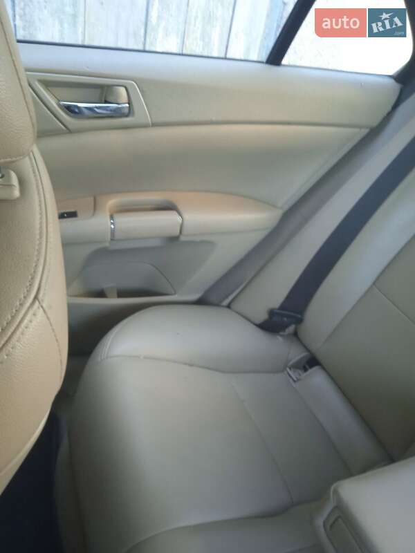 Седан Suzuki Kizashi 2010 в Тернополе