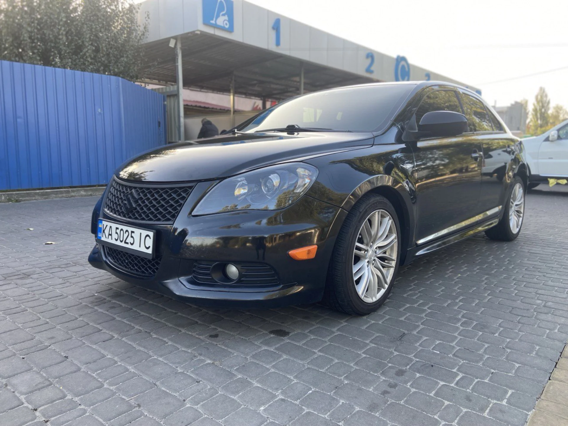 2011 Suzuki Kizashi - мініатюра 10