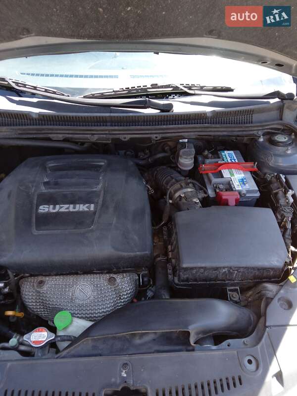 Седан Suzuki Kizashi 2010 в Тернополе