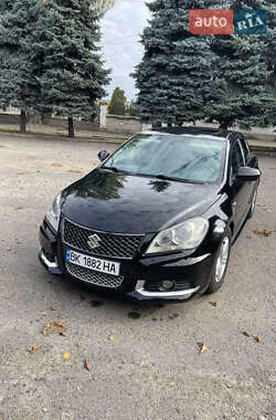 Седан Suzuki Kizashi 2010 в  фото 19 Седан Suzuki Kizashi 2010 в