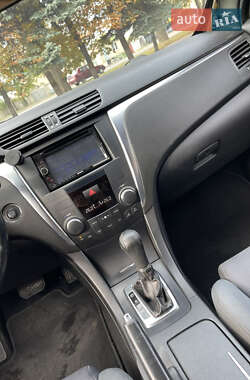 Седан Suzuki Kizashi 2010 в  фото 23 Седан Suzuki Kizashi 2010 в
