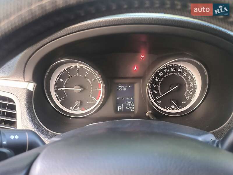 Седан Suzuki Kizashi 2011 в Киеве фото 8 Седан Suzuki Kizashi 2011 в Киеве