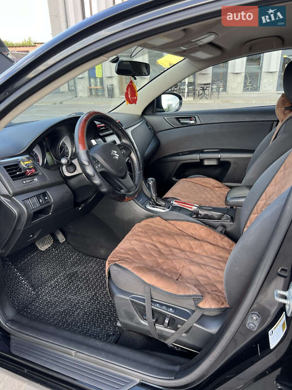 Седан Suzuki Kizashi 2012 в Ивано-Франковске