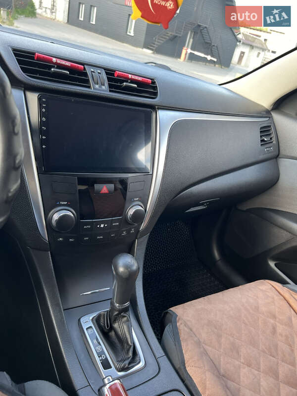 Седан Suzuki Kizashi 2012 в Ивано-Франковске