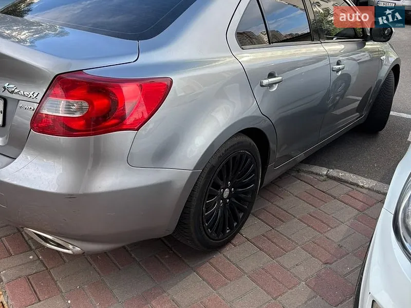 Suzuki Kizashi 2011