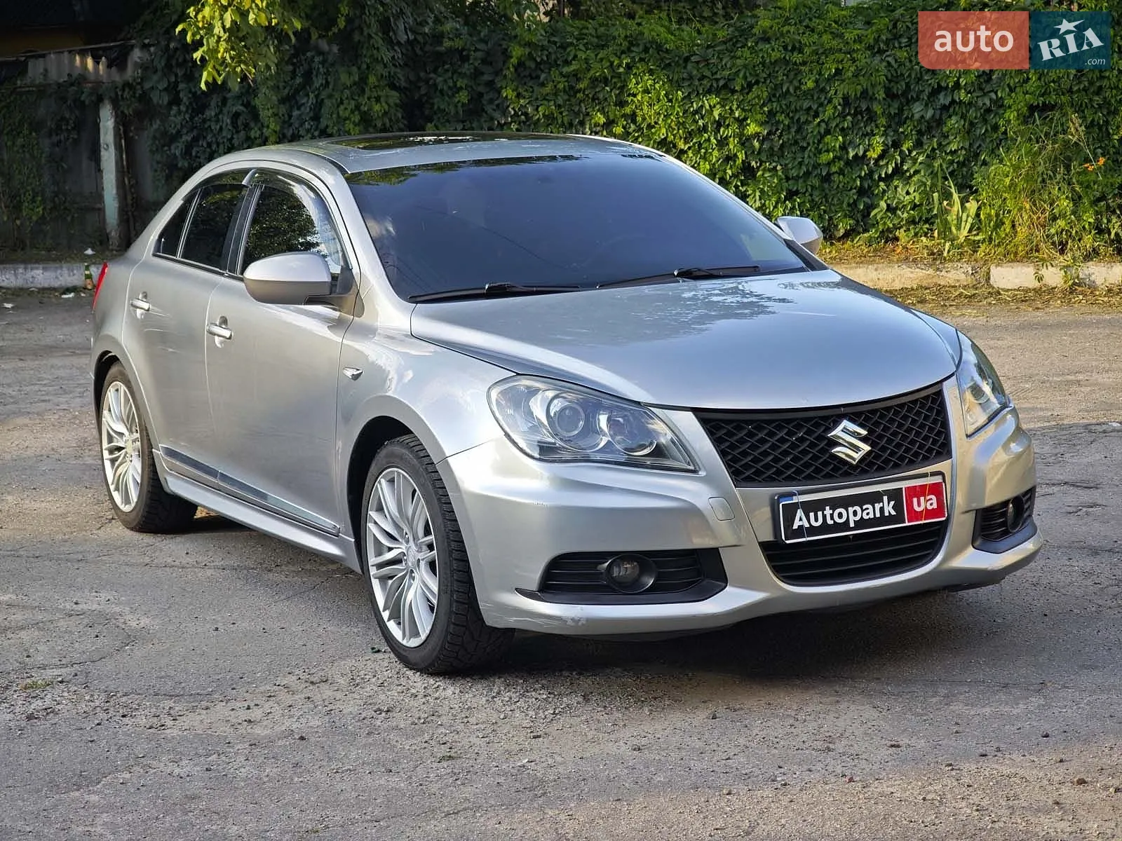 2011 Suzuki Kizashi - мініатюра 3