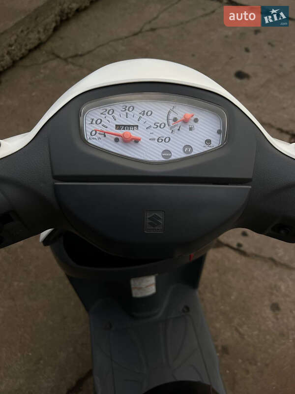 Мопеди Suzuki Lets 5 2012 в Бурштині