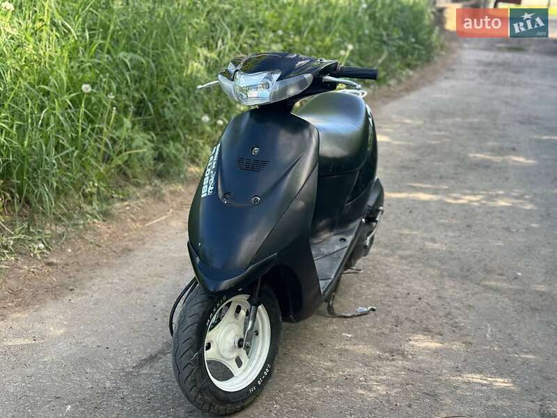 Мопеды Suzuki Lets 2011 в Бучаче