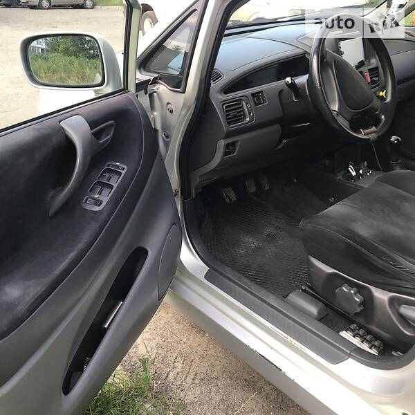 Хетчбек Suzuki Liana 2003 в Львові