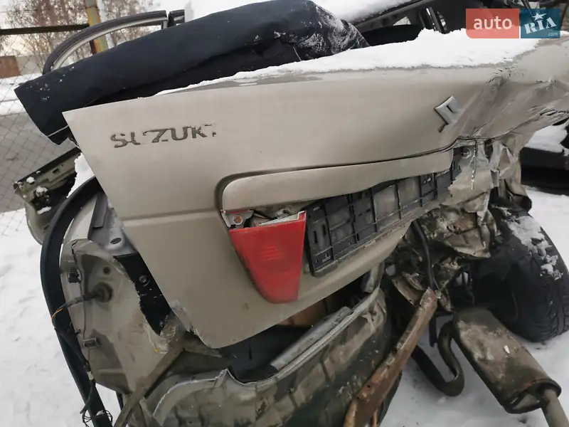 Suzuki Liana