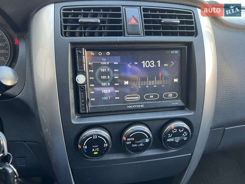 Седан Suzuki Liana 2005 в Киеве