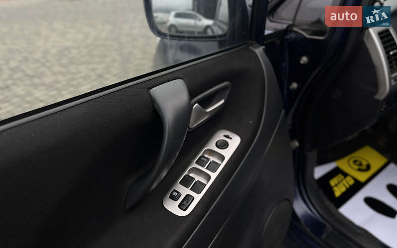 Седан Suzuki Liana 2006 в Мукачево