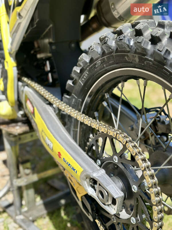 Мотоцикл Кросс Suzuki RM-Z 450 2023 в Ужгороді фото 19 Мотоцикл Кросс Suzuki RM-Z 450 2023 в Ужгороді