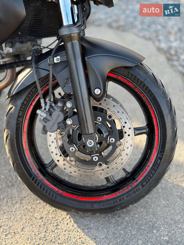 Мотоцикл Без обтекателей (Naked bike) Suzuki SFV 650 2010 в Киеве