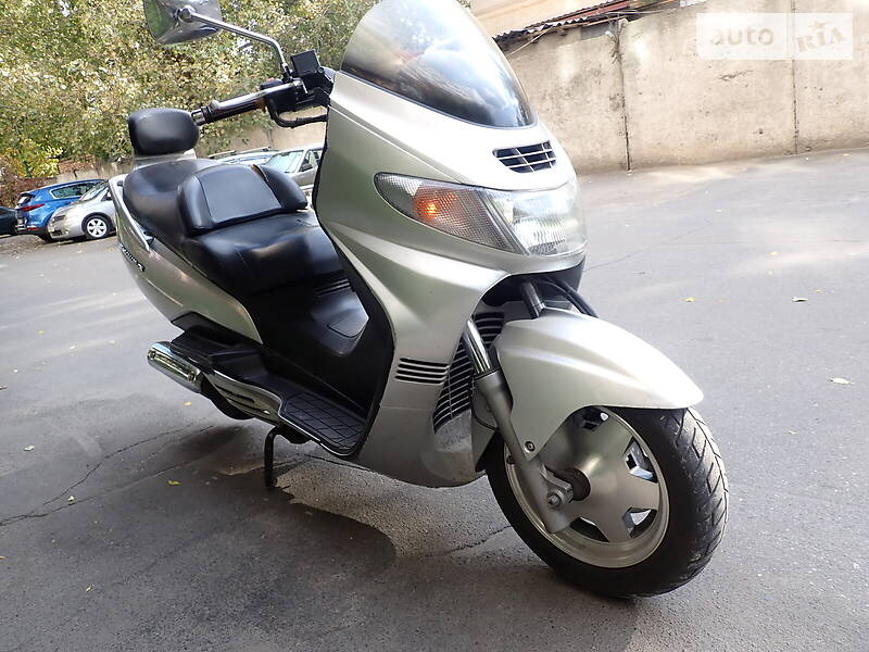 Скутер Suzuki Skywave 250 2001 в Одесі