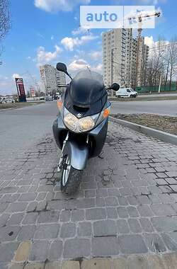 Макси-скутер Suzuki Skywave 250 2004 в 