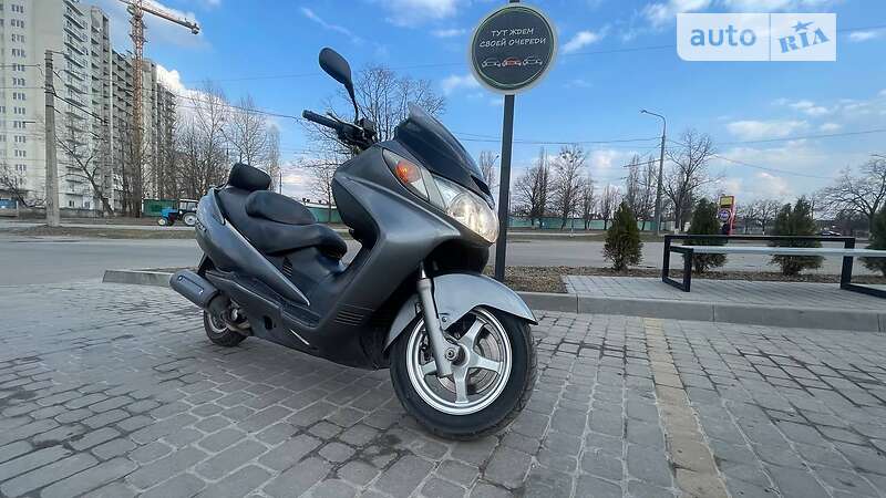 Макси-скутер Suzuki Skywave 250 2004 в 