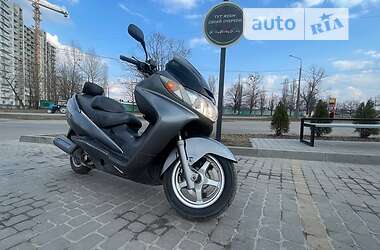 Макси-скутер Suzuki Skywave 250 2004 в 