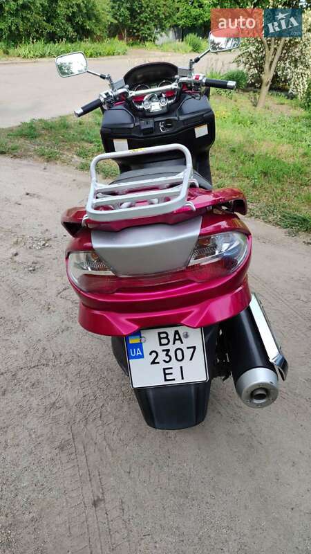 Макси-скутер Suzuki Skywave 250 2010 в Кропивницком