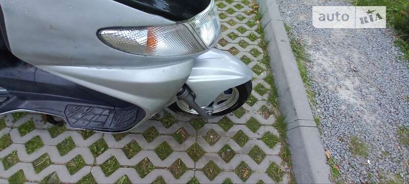 Максі-скутер Suzuki Skywave 250 1998 в Тернополі