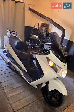 Грузовые мотороллеры, мотоциклы, скутеры, мопеды Suzuki Skywave 250 2007 в 