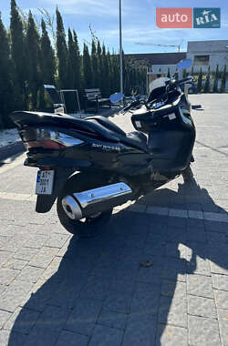 Макси-скутер Suzuki Skywave 250 2011 в 